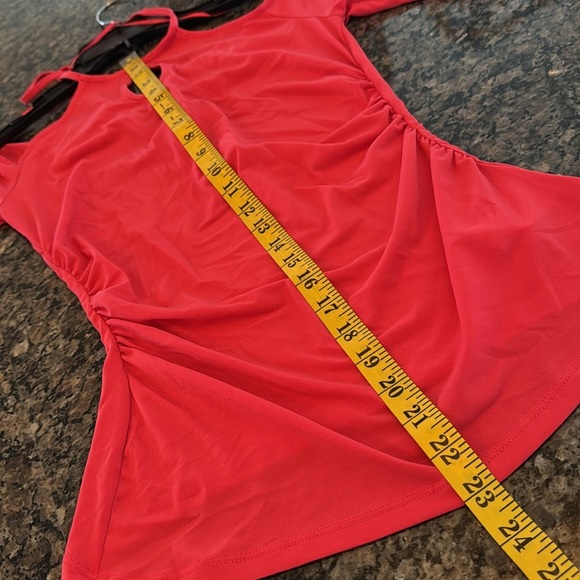 Michael Kors cold shoulder key hold top NWT XS - Picture 8 of 11